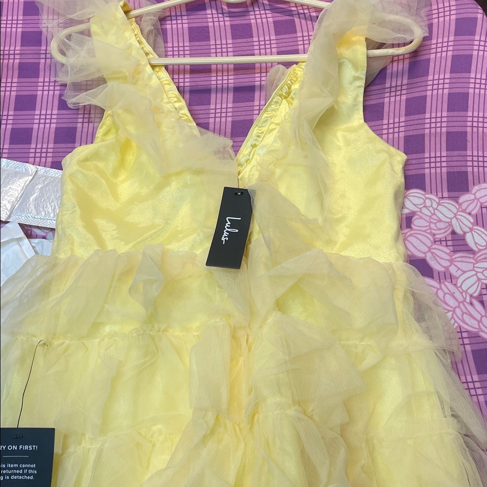 Lulu's Pale Yellow Ruffled Tulle V-Neck Prom Dress